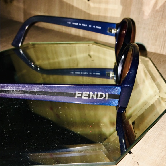 FENDI Sunglasses Blue Pearl - Picture 3 of 6